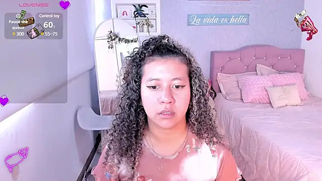 Kenia tompson01 online show from 02-28-25, 06:20