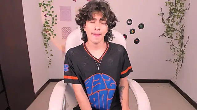 Angelo duarte online show from 09-24-25, 06:00