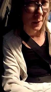 Snapshot of Timide_girl2 chatting on 01-20-25, 01:21 Timide girl2 online show from 01-20-25, 01:21