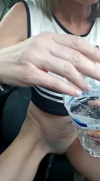 Snapshot of Timide_girl2 chatting on 02-26-25, 03:52 Timide girl2 online show from 02-26-25, 03:52