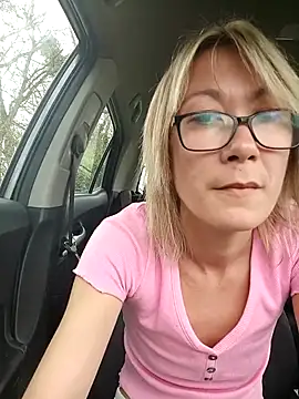 Snapshot of Timide_girl2 chatting on 03-06-25, 01:03 Timide girl2 online show from 03-06-25, 01:03