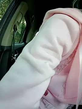 Snapshot of Timide_girl2 chatting on 03-10-25, 04:03 Timide girl2 online show from 03-10-25, 04:03