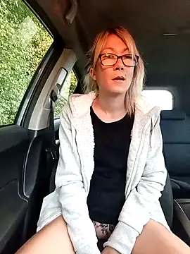 Snapshot of Timide_girl2 chatting on 10-11-25, 06:34 Timide girl2 online show from 10-11-25, 06:34