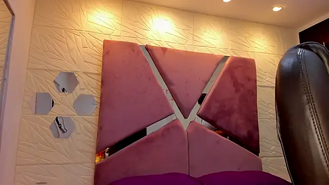 Charlotte Ice1 online show from 09-08-25, 04:17