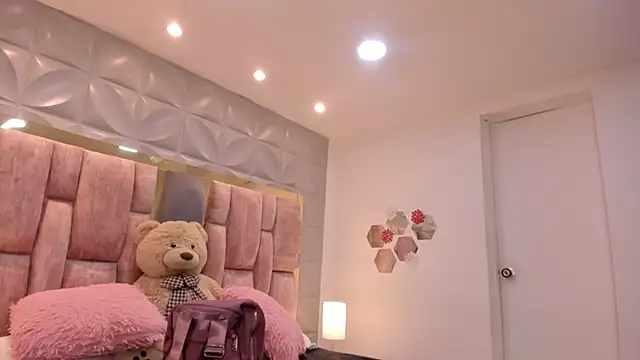 Charlotte Ice1 online show from 03-13-26, 04:02