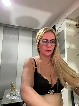 LARIANA RIVERA23 online show from 02-15-26, 06:43