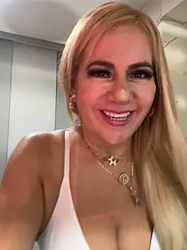 LARIANA RIVERA23 online show from 06-30-26, 08:48