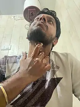 Snapshot of indianhotche chatting on 10-09-25, 07:01 indianhotche online show from 10-09-25, 07:01