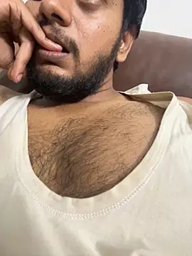 Snapshot of indianhotche chatting on 10-31-25, 08:43 indianhotche online show from 10-31-25, 08:43