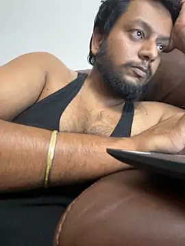 Snapshot of indianhotche chatting on 11-11-25, 07:36 indianhotche online show from 11-11-25, 07:36