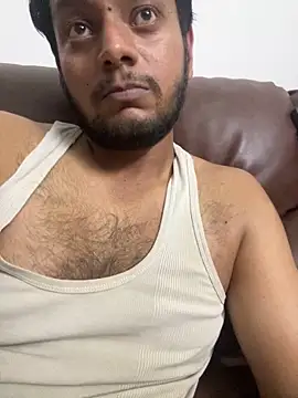 Snapshot of indianhotche chatting on 12-16-25, 07:19 indianhotche online show from 12-16-25, 07:19