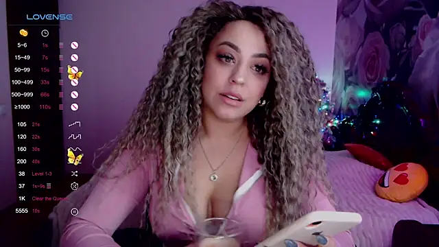 Snapshot of _Just_a_queen_3 chatting on 12-14-24, 06:09 Just a queen 3 online show from 12-14-24, 06:09