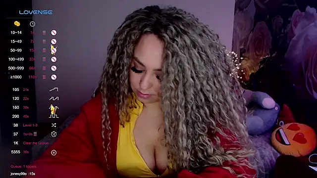 Snapshot of _Just_a_queen_3 chatting on 02-20-25, 05:51 Just a queen 3 online show from 02-20-25, 05:51