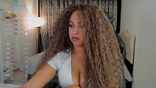 Snapshot of _Just_a_queen_3 chatting on 09-18-25, 09:33 Just a queen 3 online show from 09-18-25, 09:33