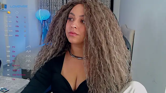 Snapshot of _Just_a_queen_3 chatting on 10-11-25, 12:15 Just a queen 3 online show from 10-11-25, 12:15