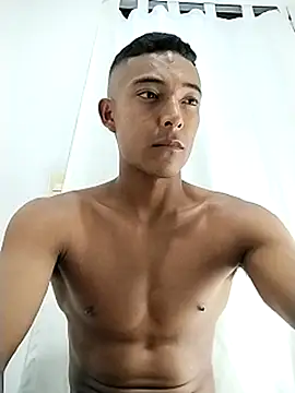 Snapshot of Demiansteven2 chatting on 03-08-25, 10:56 Demiansteven2 online show from 03-08-25, 10:56