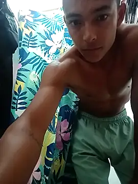 Snapshot of Demiansteven2 chatting on 10-07-25, 12:35 Demiansteven2 online show from 10-07-25, 12:35