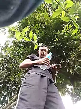 Snapshot of Demiansteven2 chatting on 10-17-25, 06:10 Demiansteven2 online show from 10-17-25, 06:10