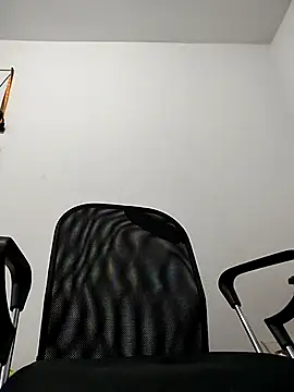 Snapshot of Demiansteven2 chatting on 10-22-25, 07:24 Demiansteven2 online show from 10-22-25, 07:24