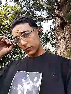 Snapshot of Demiansteven2 chatting on 05-15-26, 05:53 Demiansteven2 online show from 05-15-26, 05:53