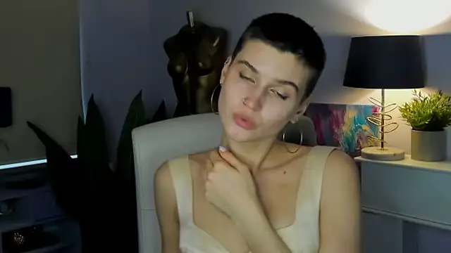 sarah perfect online show from 11-04-25, 02:27