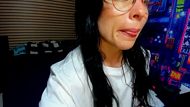 Snapshot of rosse_2504 chatting on 03-13-25, 01:18 rosse 2504 online show from 03-13-25, 01:18