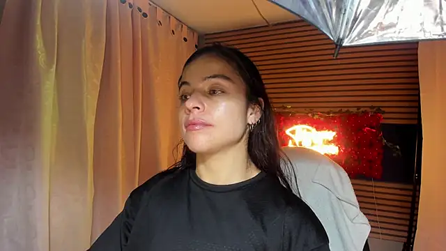 Snapshot of rosse_2504 chatting on 10-24-25, 05:09 rosse 2504 online show from 10-24-25, 05:09