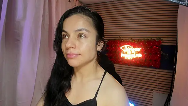 Snapshot of rosse_2504 chatting on 10-25-25, 09:17 rosse 2504 online show from 10-25-25, 09:17