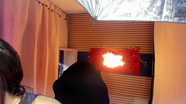 Snapshot of rosse_2504 chatting on 10-28-25, 05:37 rosse 2504 online show from 10-28-25, 05:37