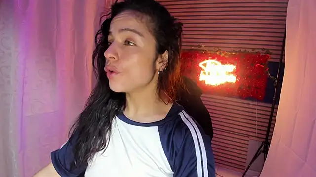 Snapshot of rosse_2504 chatting on 11-16-25, 09:15 rosse 2504 online show from 11-16-25, 09:15