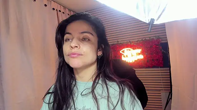 Snapshot of rosse_2504 chatting on 11-18-25, 05:39 rosse 2504 online show from 11-18-25, 05:39