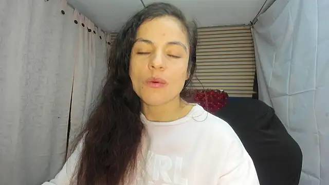 Snapshot of rosse_2504 chatting on 06-22-26, 12:35 rosse 2504 online show from 06-22-26, 12:35