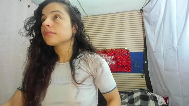 Snapshot of rosse_2504 chatting on 07-05-26, 09:27 rosse 2504 online show from 07-05-26, 09:27