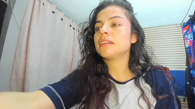 Snapshot of rosse_2504 chatting on 07-18-26, 10:52 rosse 2504 online show from 07-18-26, 10:52
