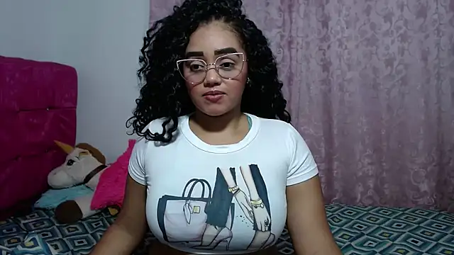 Snapshot of kiara_milf_ chatting on 11-11-25, 12:32 kiara milf online show from 11-11-25, 12:32