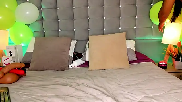 Snapshot of Poacahontasfg chatting on 03-17-25, 03:57 Poacahontasfg online show from 03-17-25, 03:57