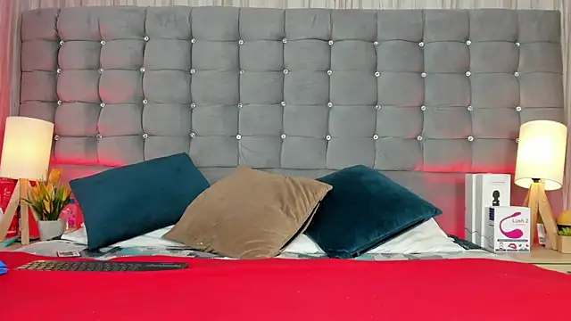 Snapshot of Poacahontasfg chatting on 09-28-25, 04:07 Poacahontasfg online show from 09-28-25, 04:07