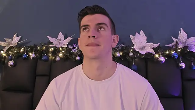 MikaelSlow online show from 12-21-25, 05:47