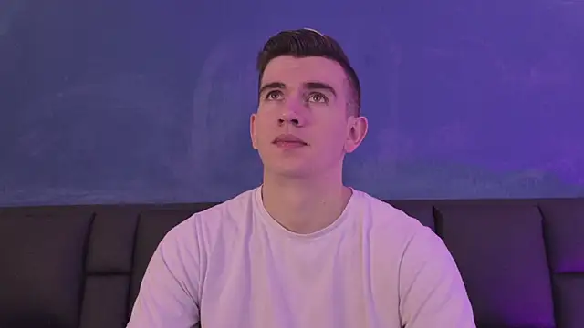 MikaelSlow online show from 03-31-26, 04:02