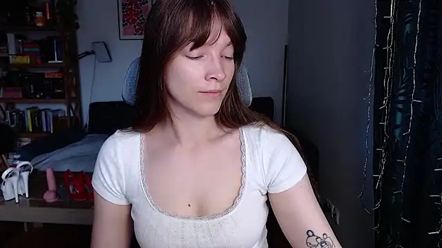 Snapshot of kenzie_x chatting on 07-08-26, 04:17 kenzie x online show from 07-08-26, 04:17