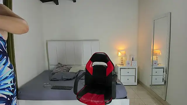 Snapshot of MarilynDavies chatting on 12-27-24, 10:37 MarilynDavies online show from 12-27-24, 10:37