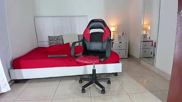 Snapshot of MarilynDavies chatting on 12-29-24, 01:45 MarilynDavies online show from 12-29-24, 01:45