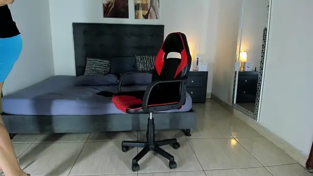 Snapshot of MarilynDavies chatting on 01-23-25, 01:51 MarilynDavies online show from 01-23-25, 01:51