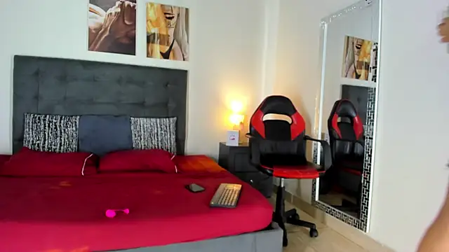 Snapshot of MarilynDavies chatting on 02-08-25, 11:24 MarilynDavies online show from 02-08-25, 11:24