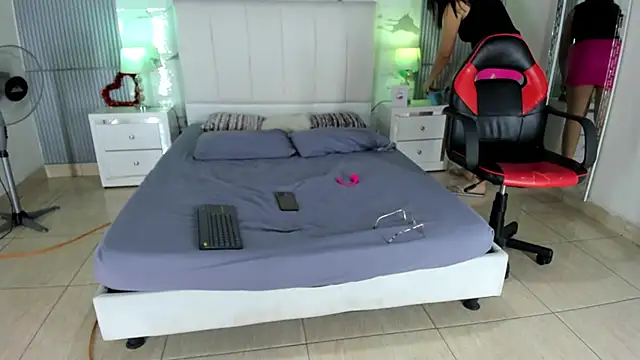 Snapshot of MarilynDavies chatting on 02-13-25, 09:49 MarilynDavies online show from 02-13-25, 09:49