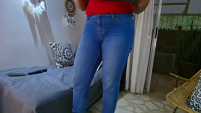 Snapshot of MarilynDavies chatting on 03-20-25, 04:09 MarilynDavies online show from 03-20-25, 04:09