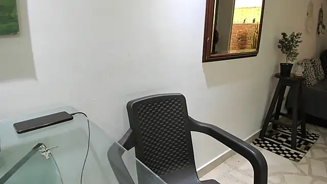 Snapshot of MarilynDavies chatting on 10-23-25, 08:51 MarilynDavies online show from 10-23-25, 08:51