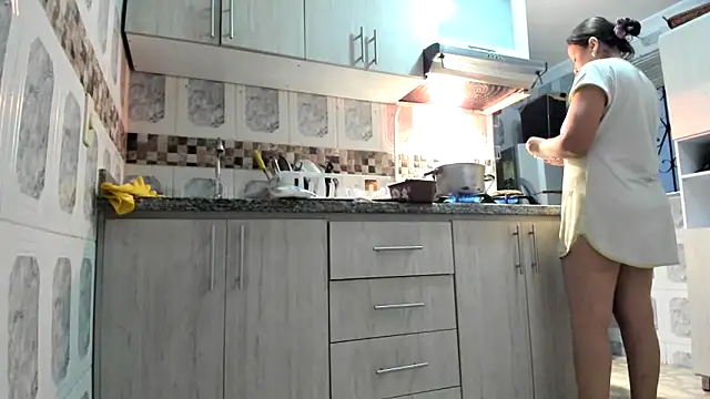 Snapshot of MarilynDavies chatting on 11-29-25, 02:09 MarilynDavies online show from 11-29-25, 02:09