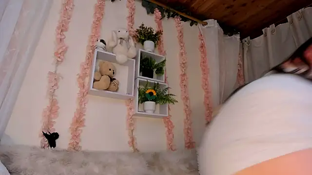 Idara and Edahi01 online show from 04-11-26, 01:43