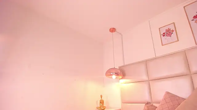 Snapshot of Aily_Yozuko chatting on 03-06-25, 02:51 Aily Yozuko online show from 03-06-25, 02:51